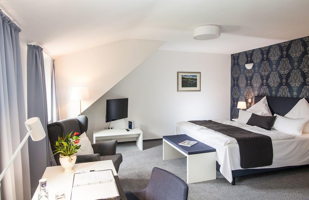 Hofgut Dippelshof Hotel- und Restaurant KG Mühltal Zimmer foto